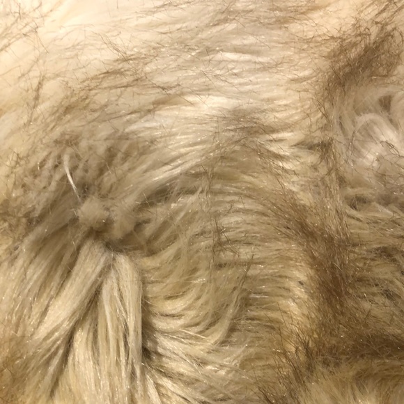 Meet your Posher, Denise - Picture 1 of 1